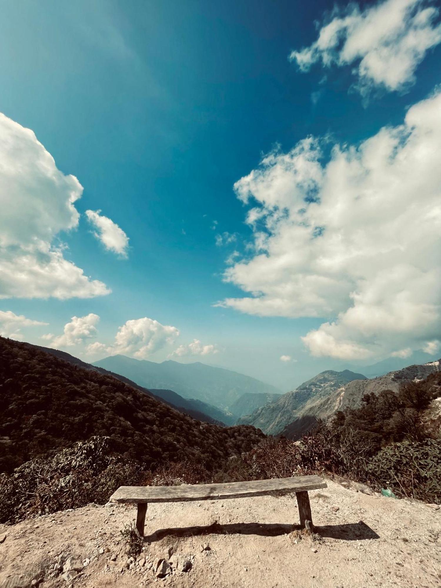 Wake In Himalayas Hostel Pelling Bagian luar foto