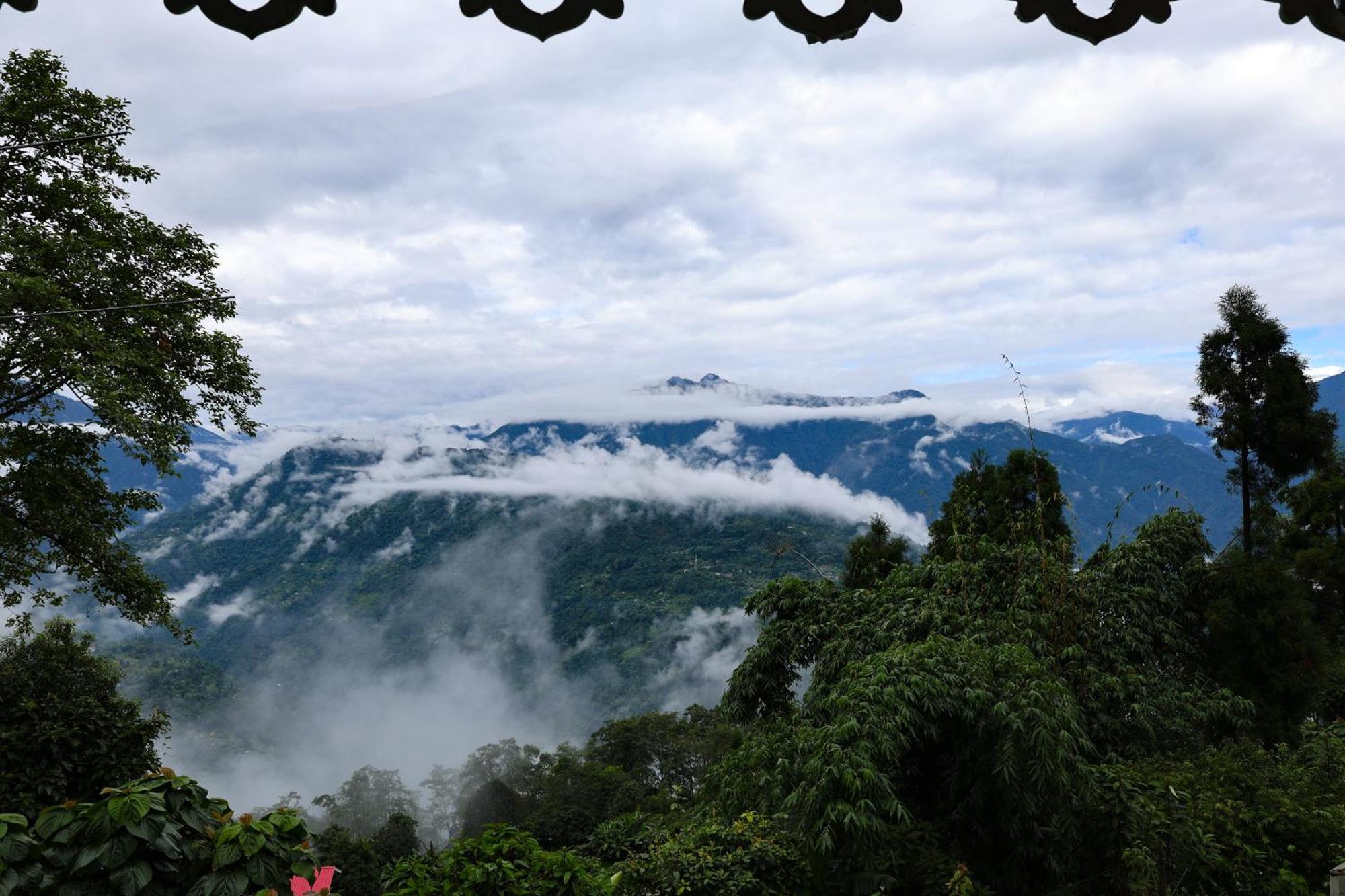 Wake In Himalayas Hostel Pelling Bagian luar foto