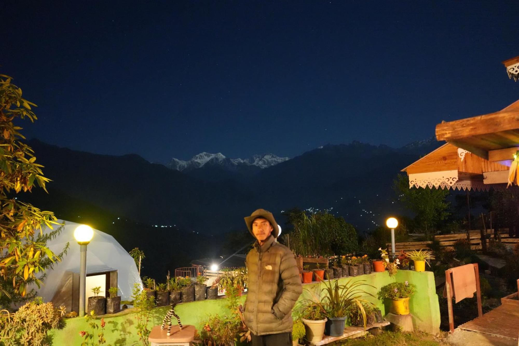 Wake In Himalayas Hostel Pelling Bagian luar foto