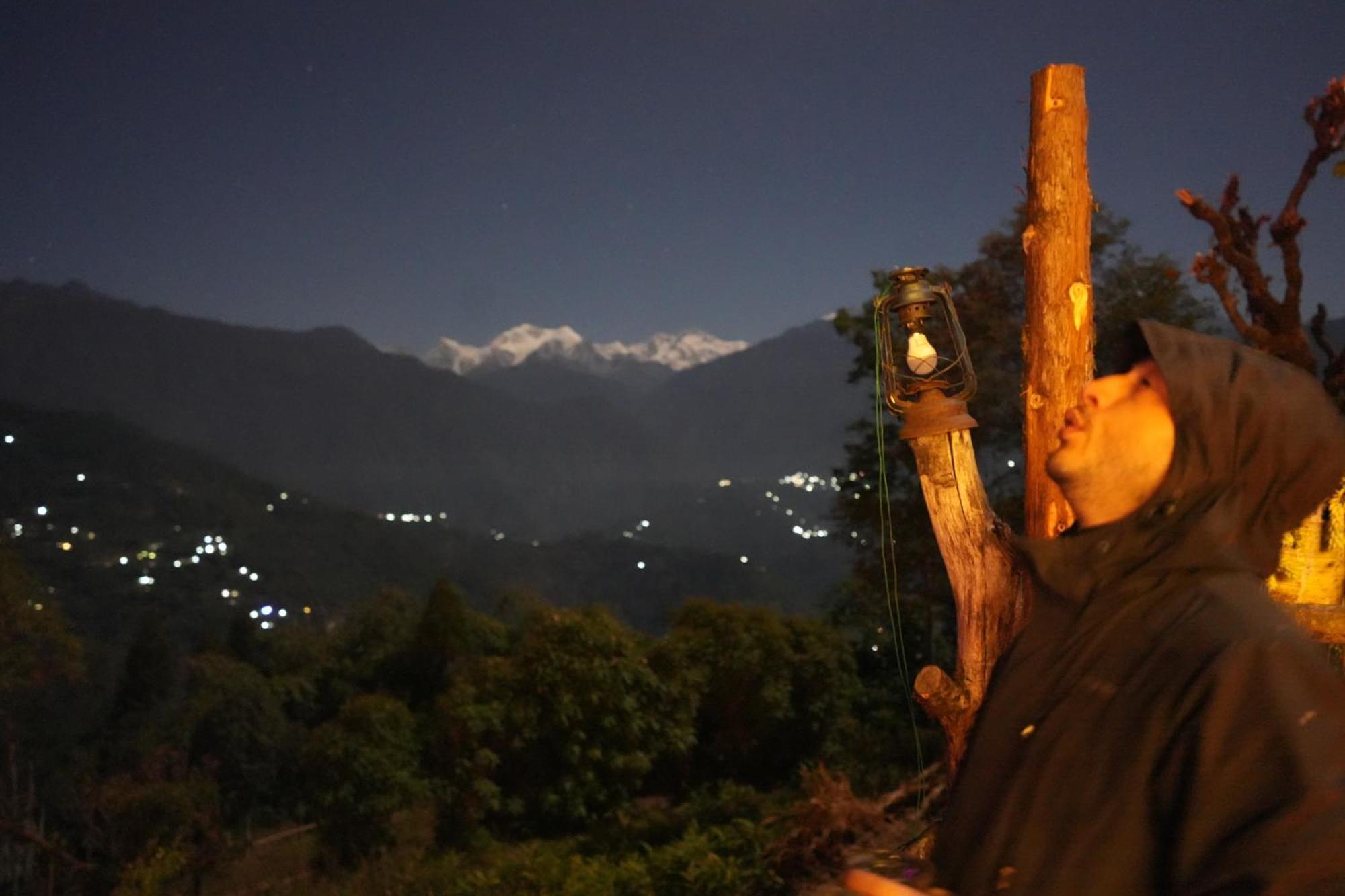 Wake In Himalayas Hostel Pelling Bagian luar foto